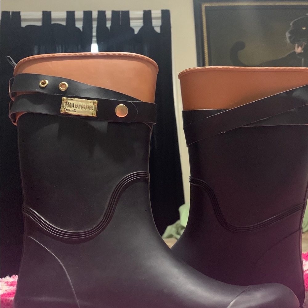 Tommy Hilfiger rain boots.